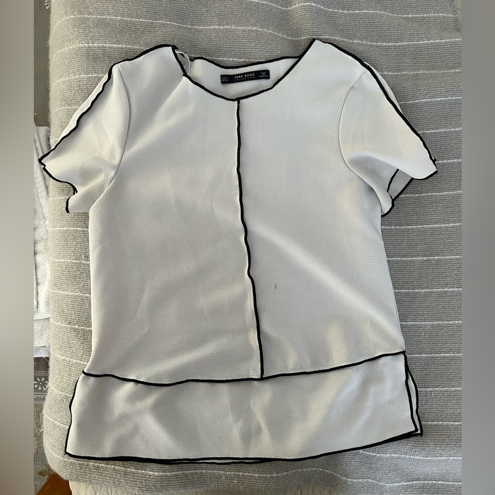 Zara Women’s White Short Sleeve Top